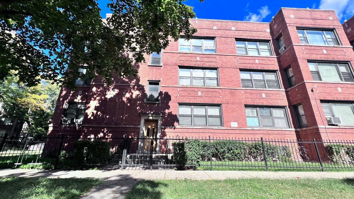 704 E 80th St, Chicago, IL 60619 House Rental in Chicago, IL