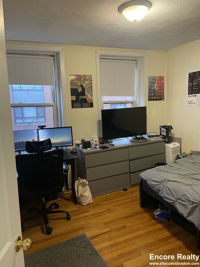 Foto del edificio - 145 Endicott St