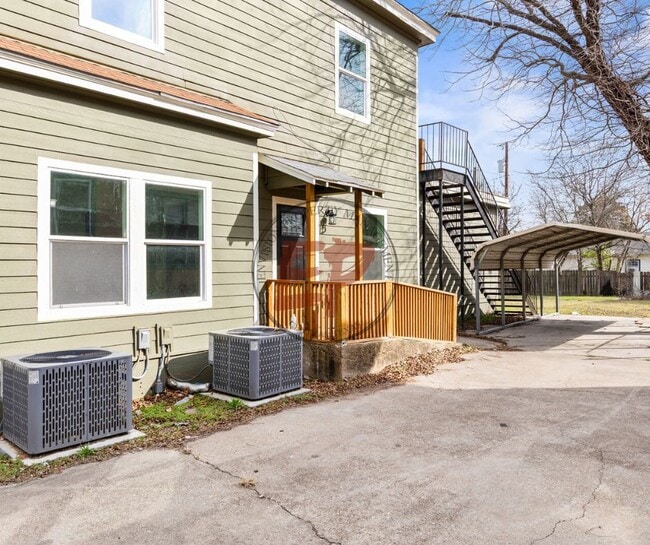 Foto del edificio - 2208 Gorman Ave