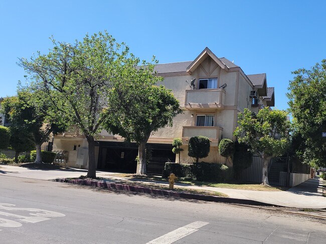 Foto del edificio - 5269 Satsuma Ave