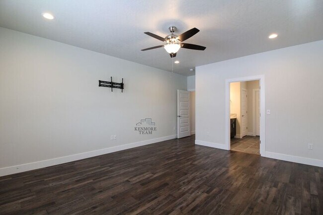 Building Photo - 1025 Klikitat St