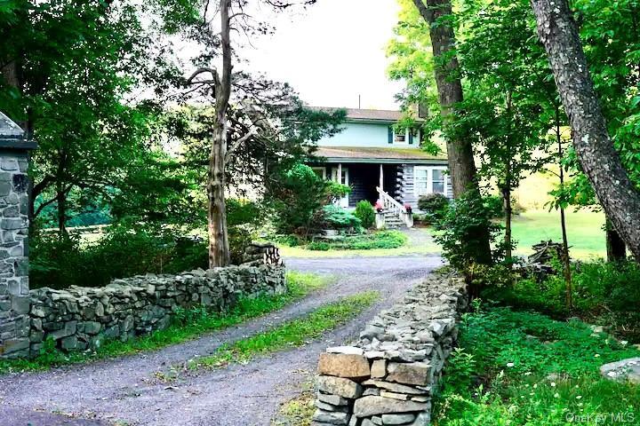 Primary Photo - 184 Tally Ho Rd