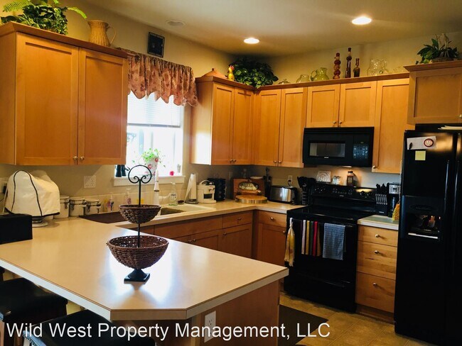 Building Photo - 3 br, 2.5 bath House - 795 SW Hodia Loop