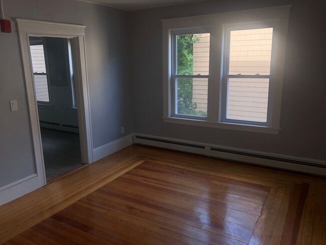 Building Photo - 392 Carrington Ave