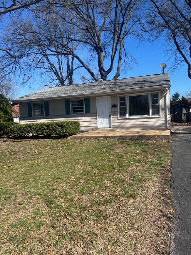 Building Photo - 11117 Florence Ave