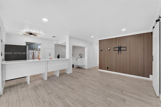 Building Photo - 1664 SW 28th Ave