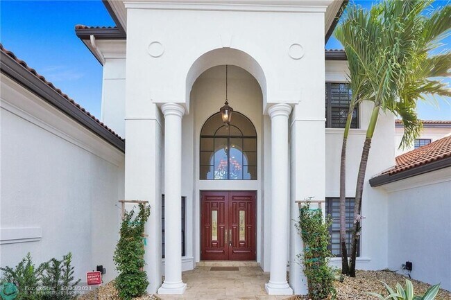 Building Photo - 12402 Grand Oaks Dr