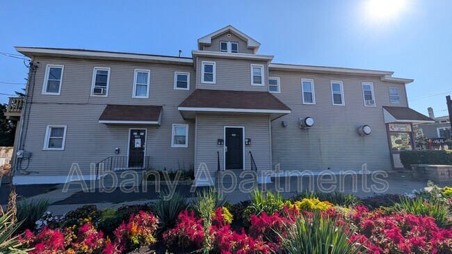 Foto del edificio - 469 Delaware Ave