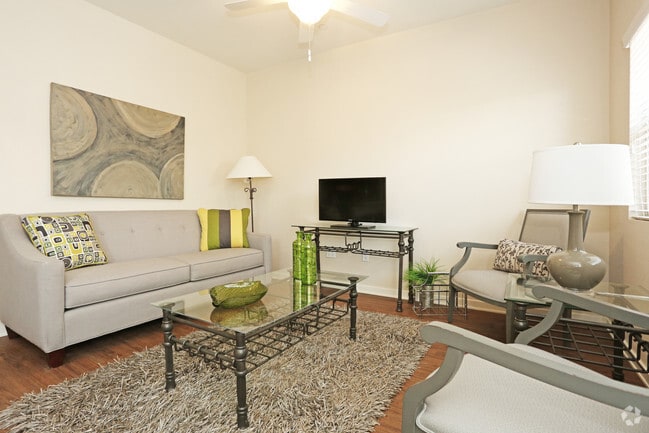 2HAB, 2.5BA - 1,386 ft² - The Place on 51st