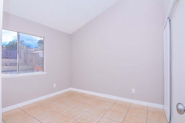 Foto del edificio - 39056 Dianron Road