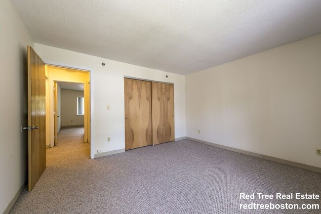 Photo - 154 N Beacon St Apartment