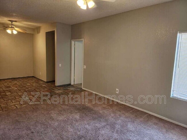 Building Photo - 2035 S Elm St