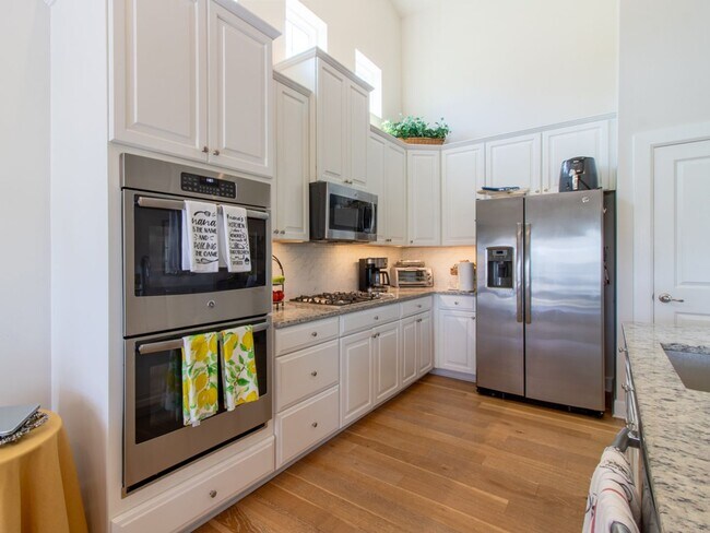 Foto del edificio - Spacious 4BR / 3BA • 2,800 Sq Ft • Garage • Community Pool • Minutes to Rehoboth Beach