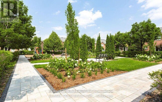 Building Photo - 2665 Thomas St