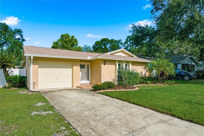 Foto del edificio - 2914 Cypress Green Dr