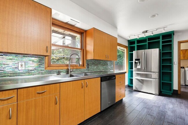 Foto del edificio - 2948 SE Sherrett St