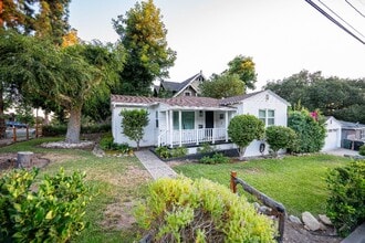 Building Photo - 252 E Scenic Dr