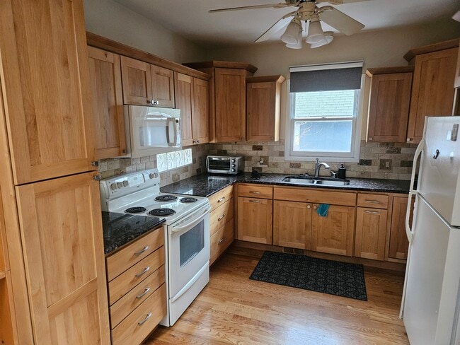 Casa principal - 807 E Yampa St