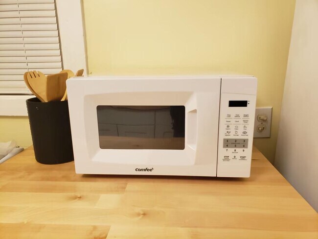 Building Photo - 59 Dartmouth Ave