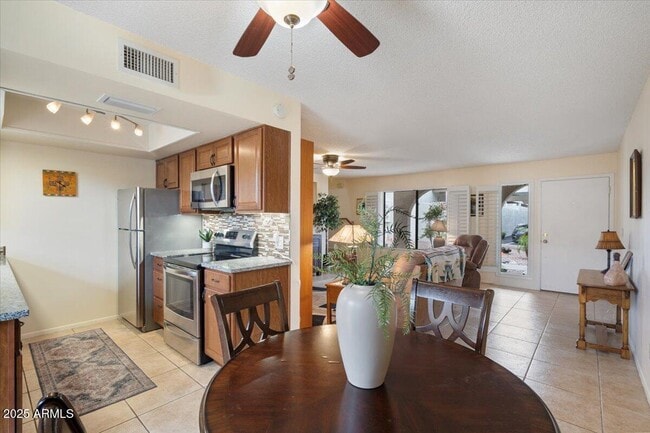 Building Photo - 16510 E Palisades Blvd
