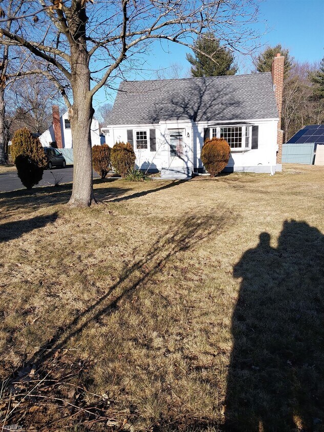 Primary Photo - 3 br, 2.5 bath House - 902 Plymouth Street