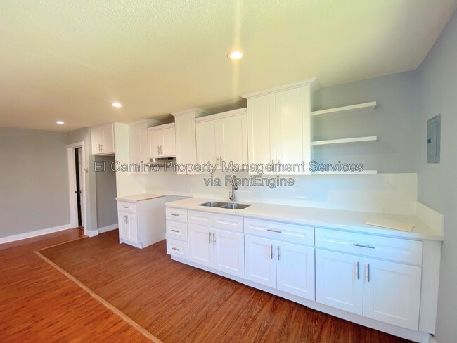 Building Photo - 303 N Townsend Ave