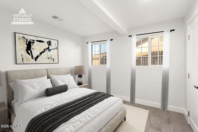 Foto del edificio - 240 N Monte Vista St