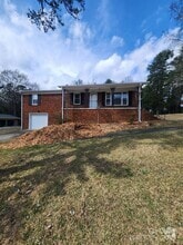 Building Photo - 208 Cliffside Dr
