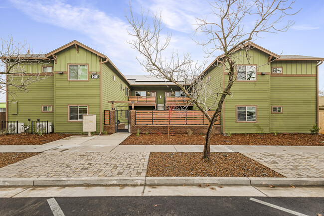 Fachada del edificio - Courtyard at Oakdale