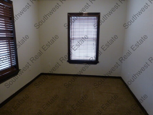 Foto del edificio - Like new inside and out!