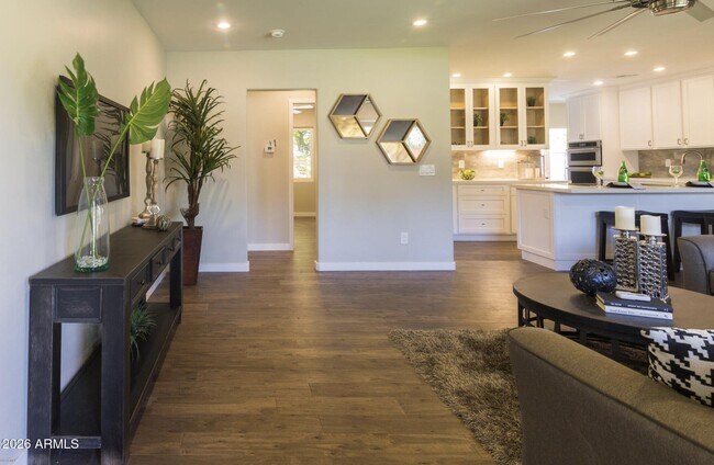 Foto del edificio - 2026 S El Camino Dr