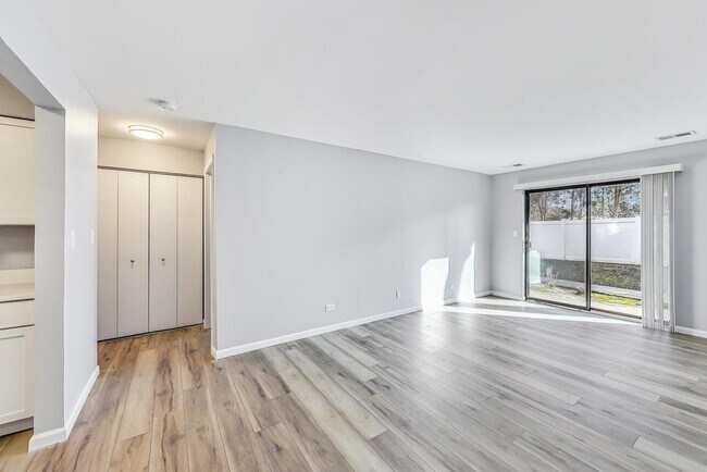 Foto del edificio - 613 W Central Rd