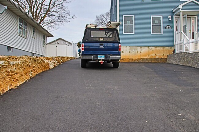 Foto del edificio - 147 Coe Ave