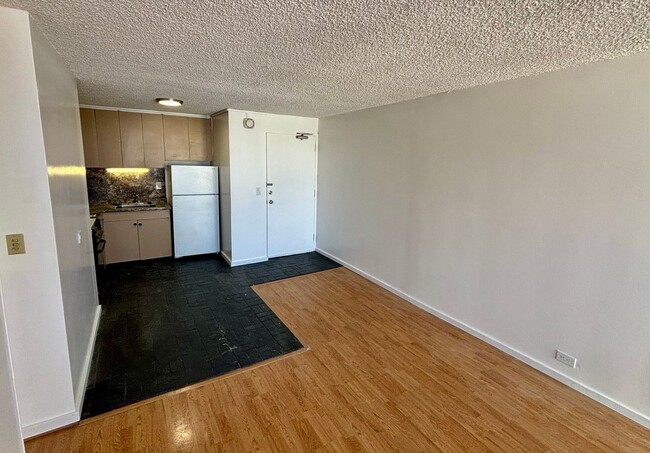 Building Photo - Welcome to HONO HALE!