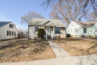 Building Photo - 1209.5 13th Ave NE