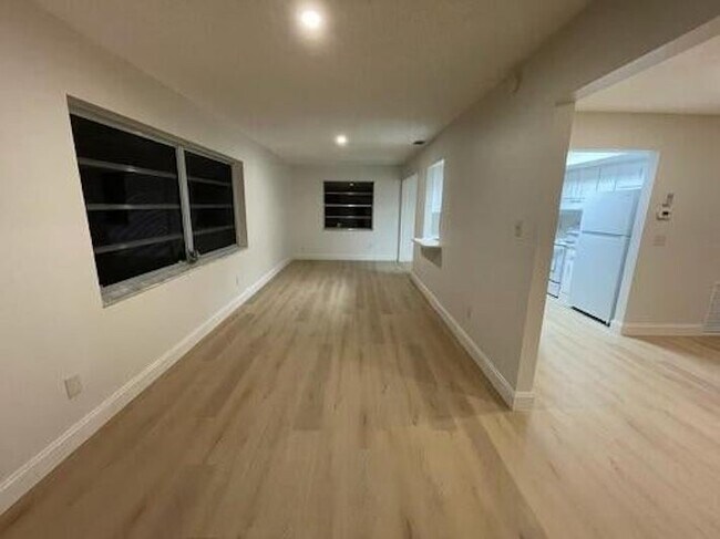 Foto del edificio - 1104 SW 24th St