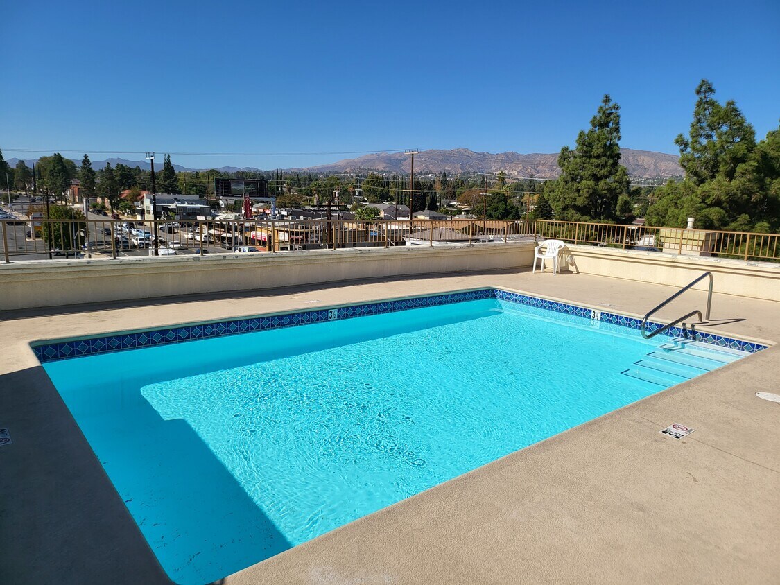 16940 Chatsworth St Unit 102, Granada Hills, CA 91344 Condo for Rent