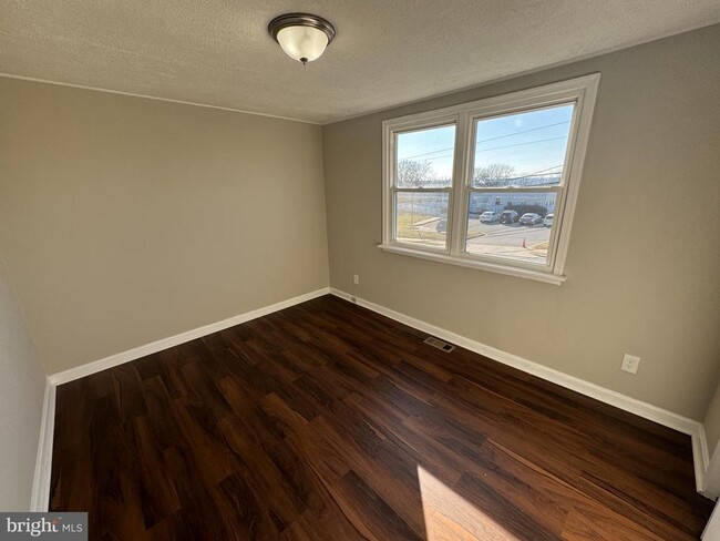 Foto del edificio - 3237 Kessler Rd