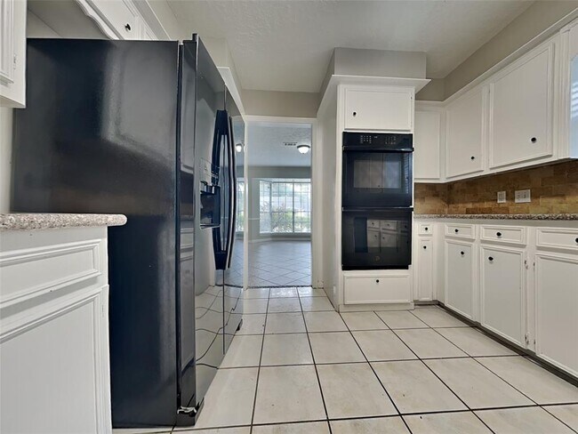 Foto del edificio - 4610 Fountainhead Dr