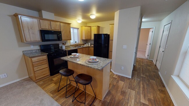 Four Seasons Apartments - Kitchen - Four Seasons