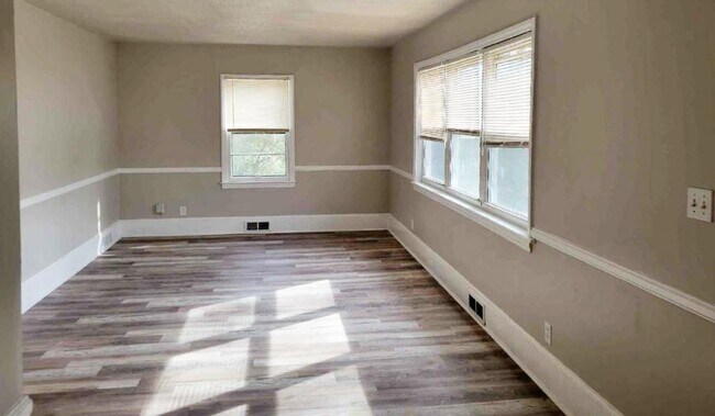 Foto del edificio - 5405 Hilltop Cir