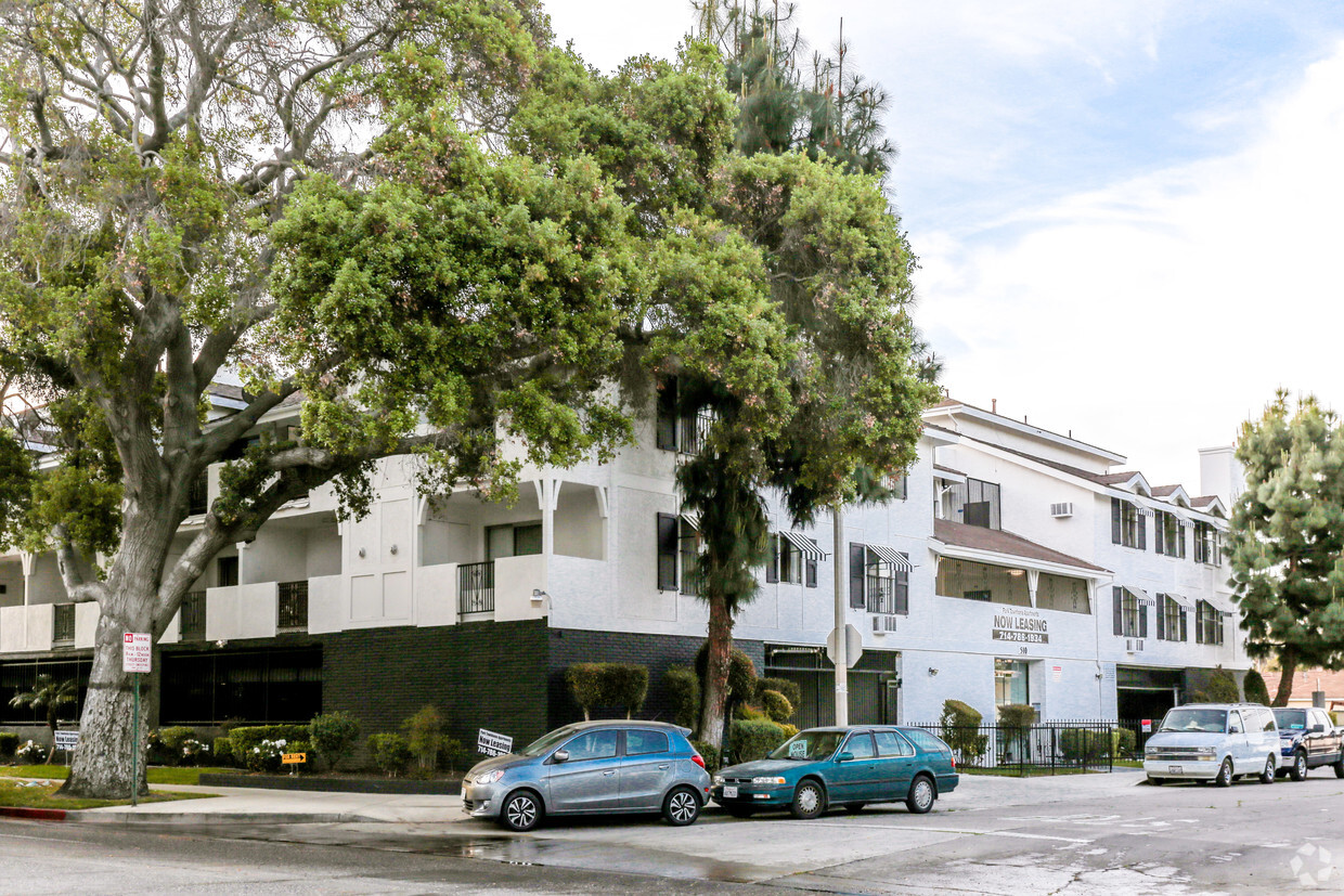 Primary Photo - Park Townhome Apartments