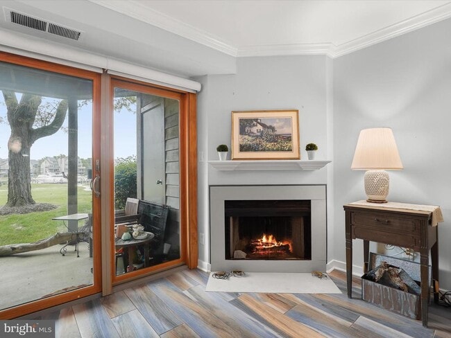Building Photo - 7024 Channel Village Ct