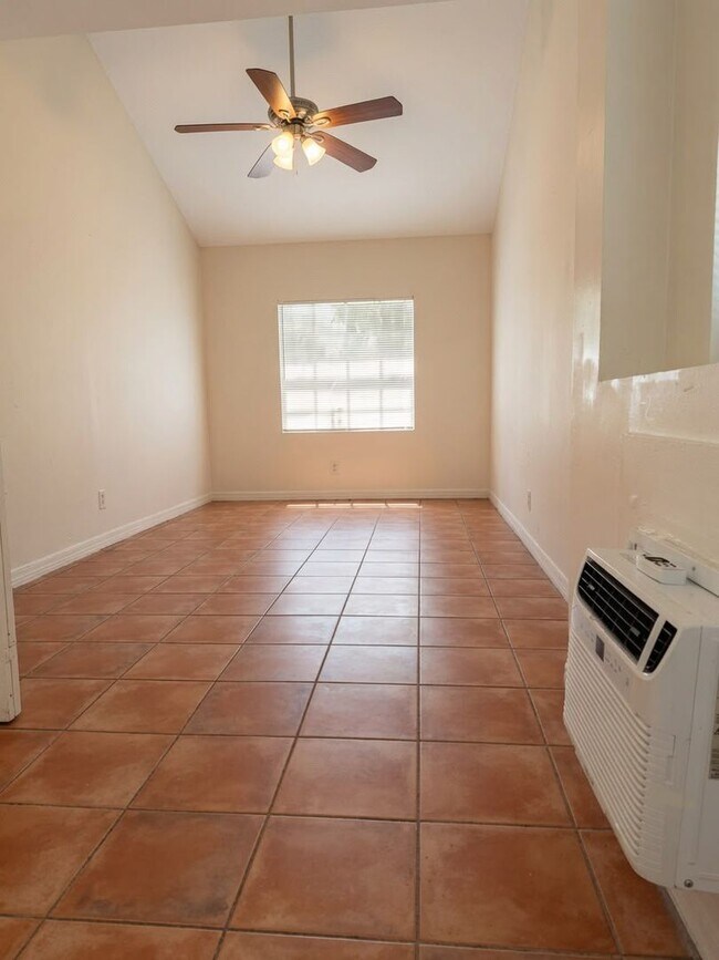Foto del edificio - 715 NW 116th Terrace