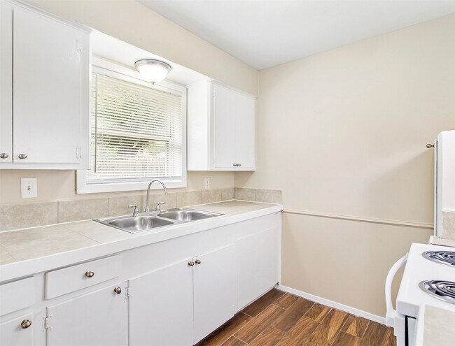 Building Photo - 11306 Sageville Dr