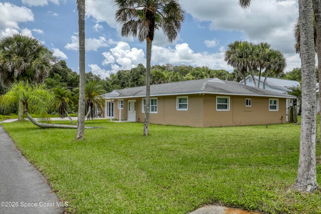Building Photo - 215 Pelican Dr
