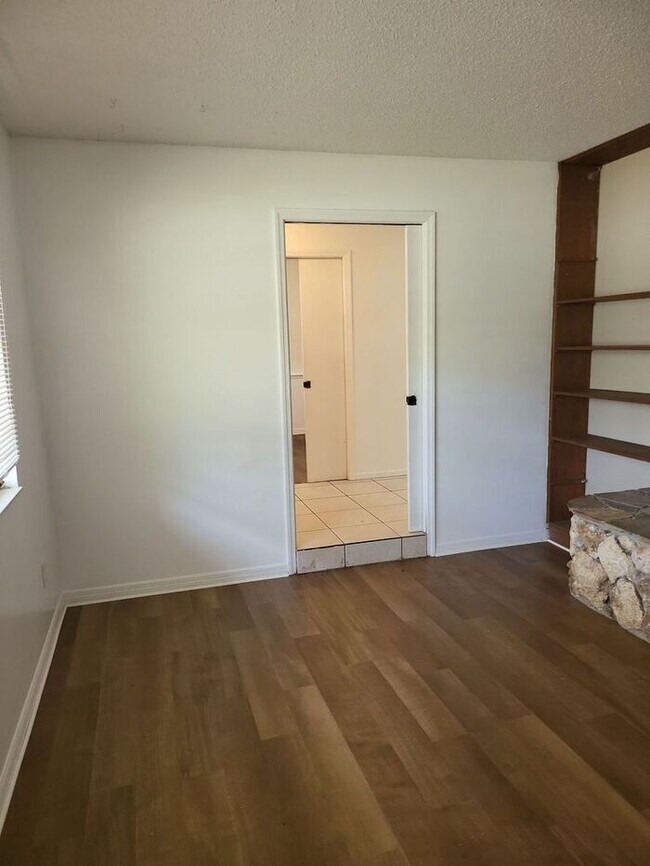 Building Photo - 4741 Pilgrims Way