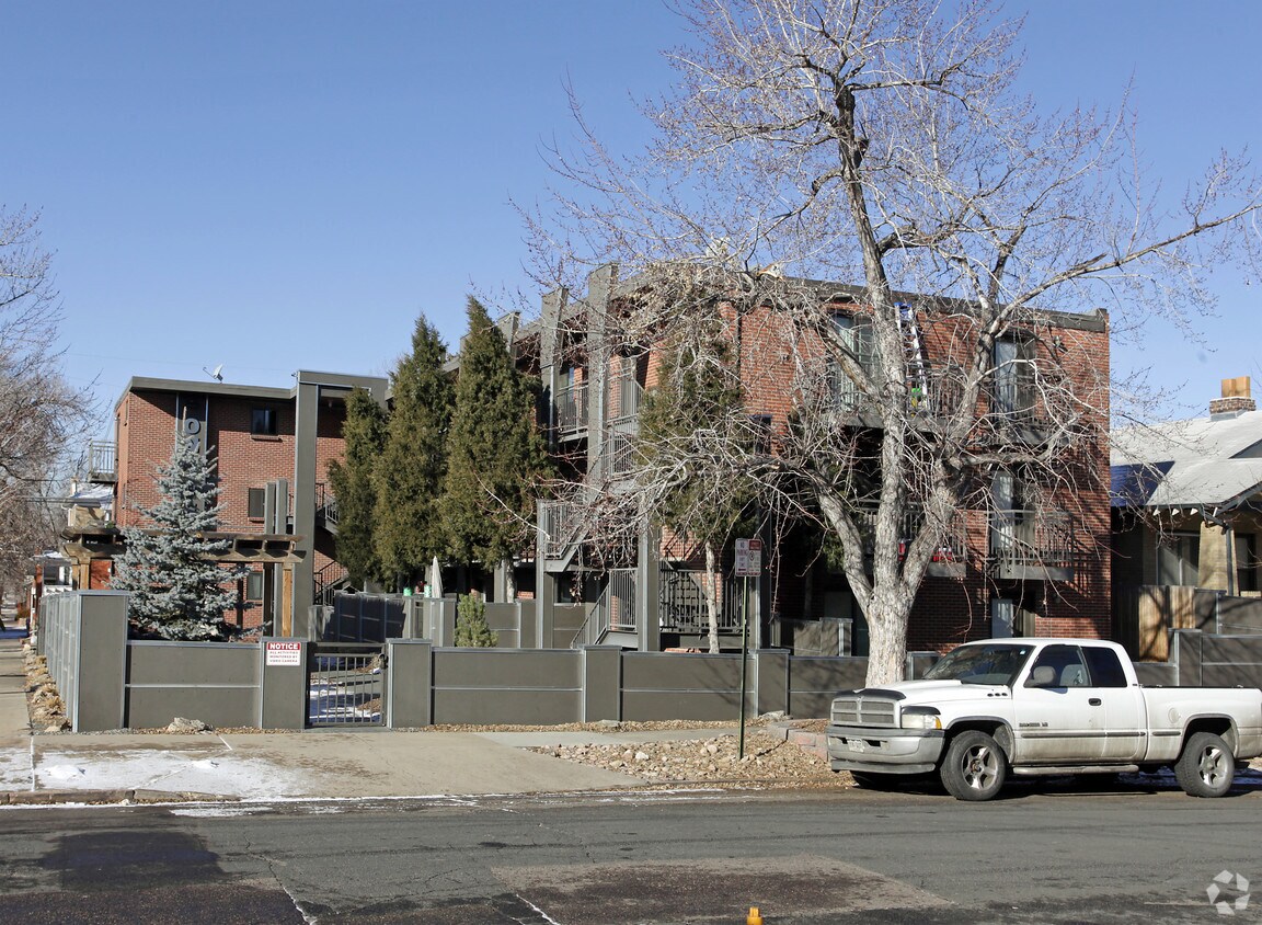 Building Photo - One Pearl Street Condominiums