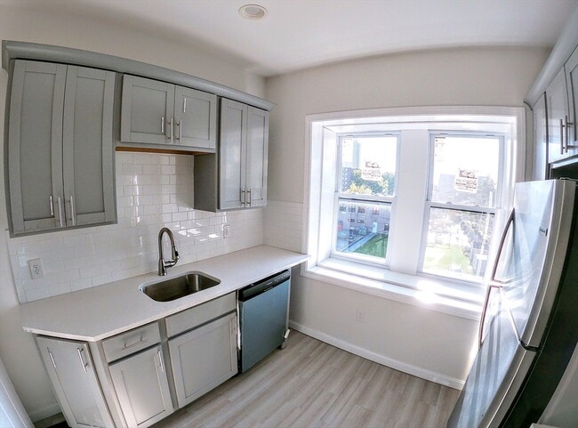 Foto del edificio - 608 Shawmut Ave
