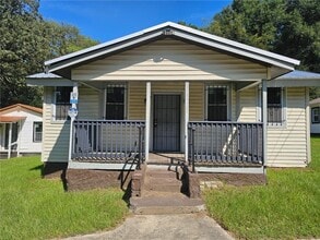 Building Photo - 3722 Piedmont Dr